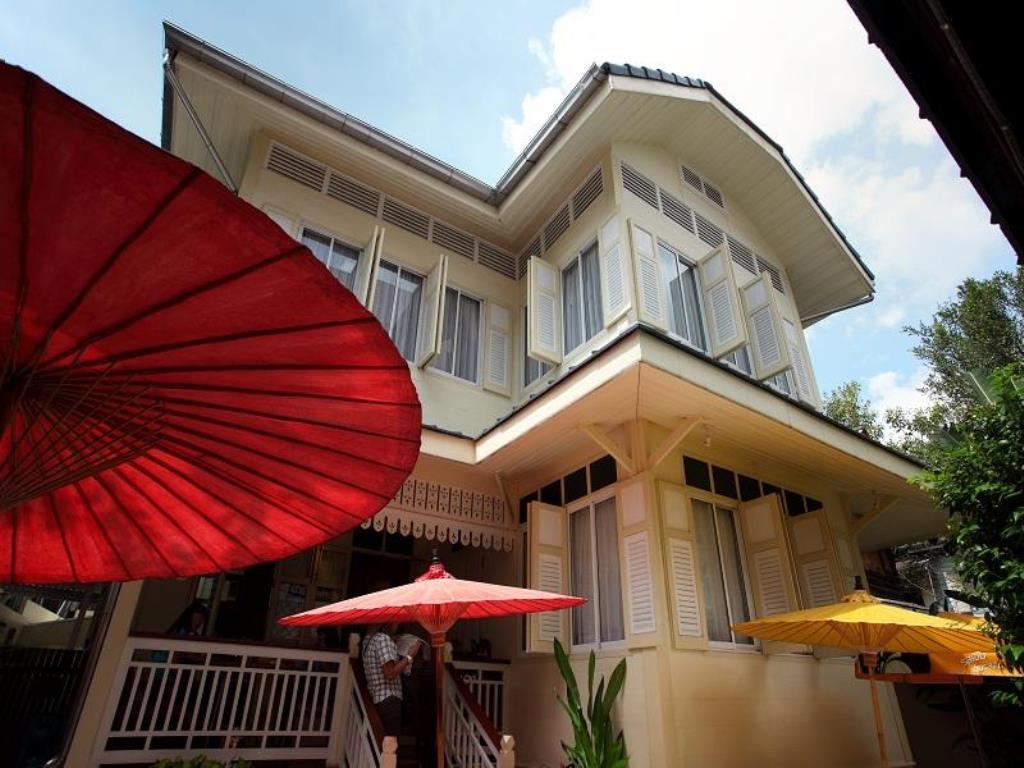best guesthouses bangkok